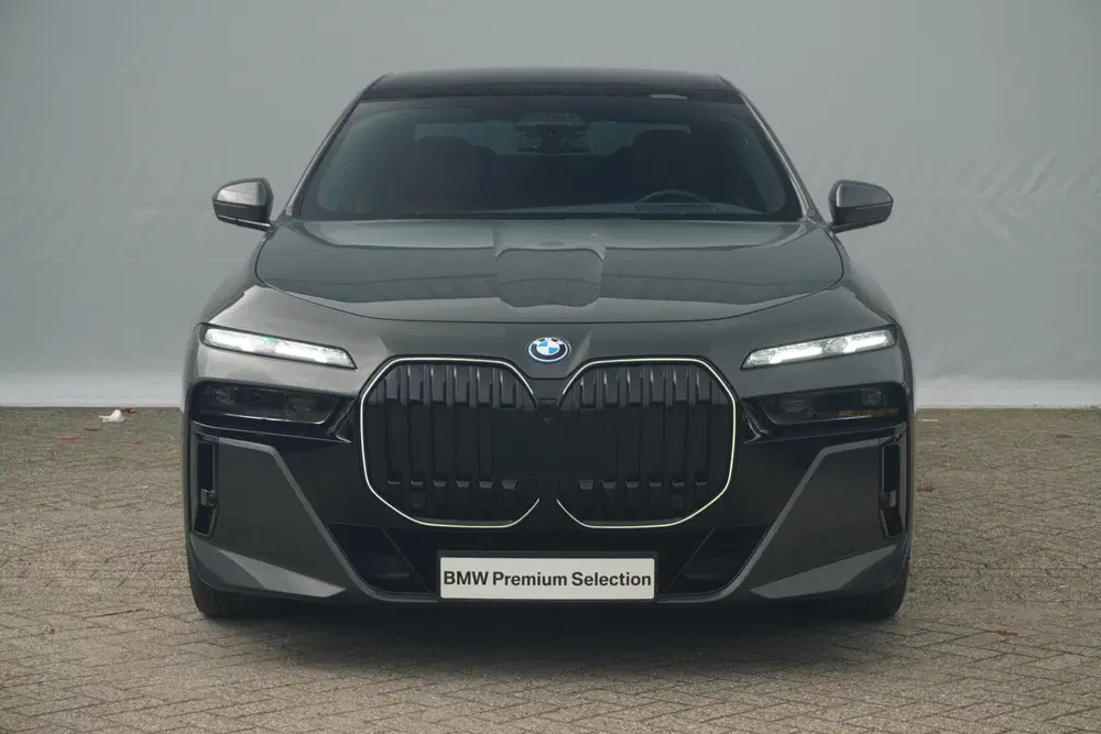 BMW 7-serie 750e xDrive uit 2024, foto 3