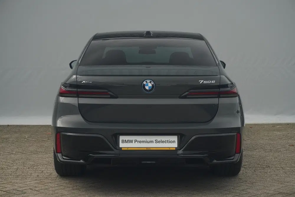 BMW 7-serie 750e xDrive uit 2024, foto 5