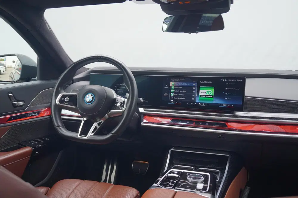 BMW 7-serie 750e xDrive uit 2024, foto 7