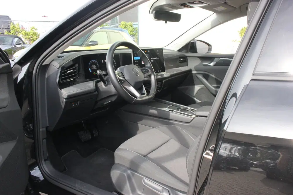 Volkswagen Passat 1.5 eTSI Business uit 2024, foto 2