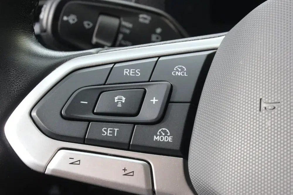 Volkswagen Passat 1.5 eTSI Business uit 2024, foto 9