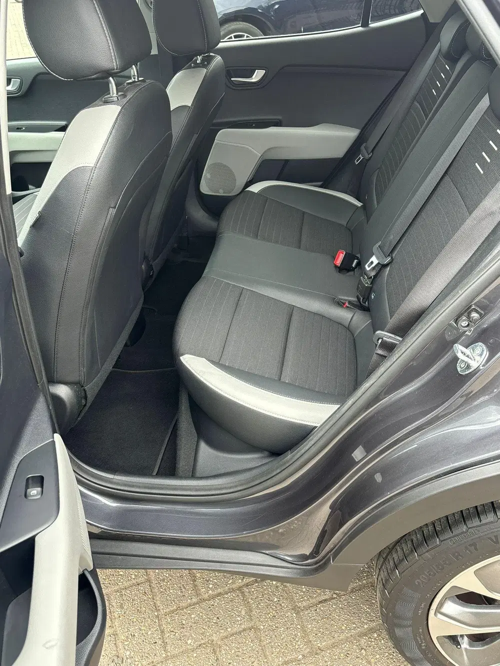 Kia Stonic 1.0 T-GDi Sports Edition uit 2020, foto 10