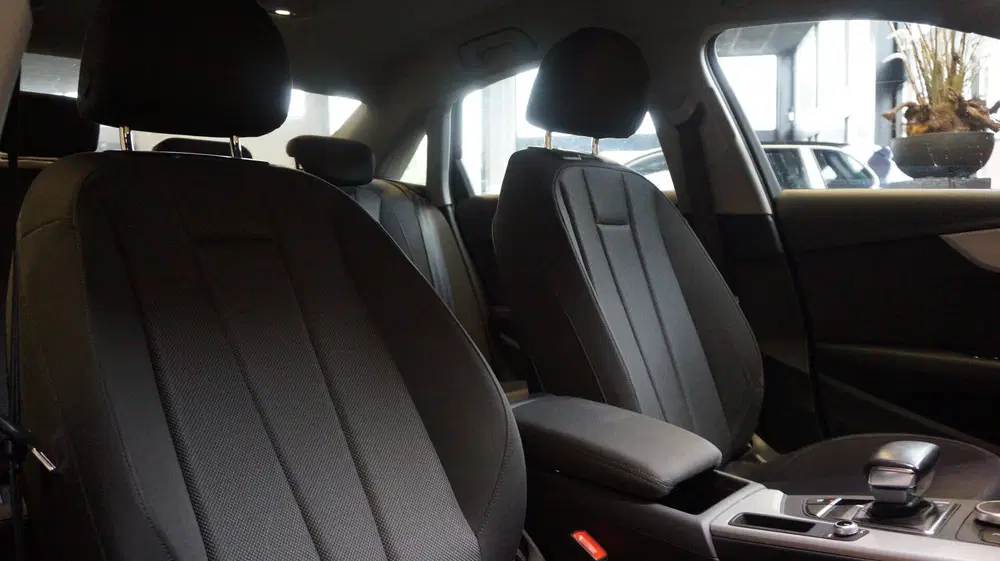 Audi A4 35 TFSI Design Pro Line uit 2019, foto 12