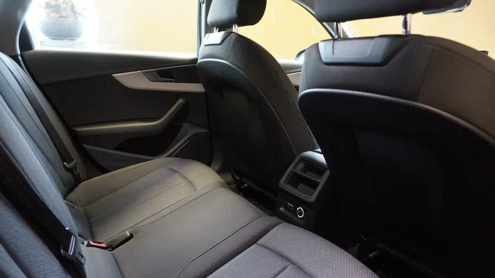 Audi A4 35 TFSI Design Pro Line uit 2019, foto 9