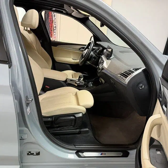 BMW X3 XDrive30e High Executive. PANO uit 2022, foto 13