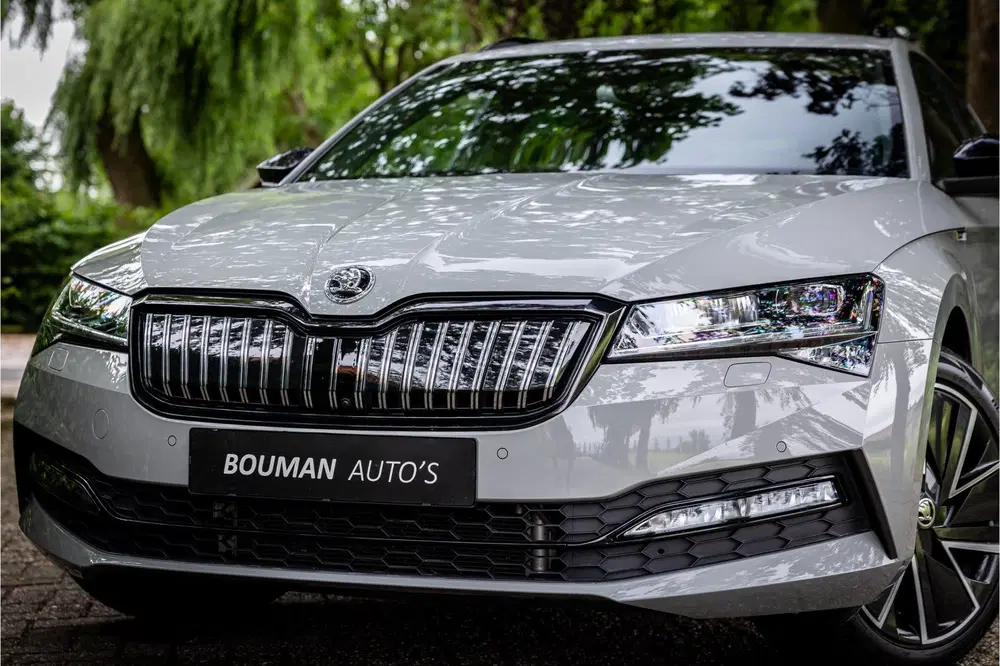Skoda Superb 1.4 TSI iV Sportline Business Panorama Ma uit 2023, foto 2