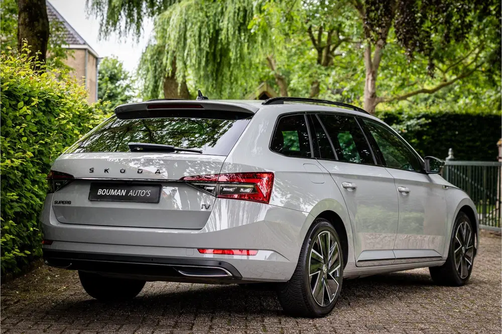 Skoda Superb 1.4 TSI iV Sportline Business Panorama Ma uit 2023, foto 4