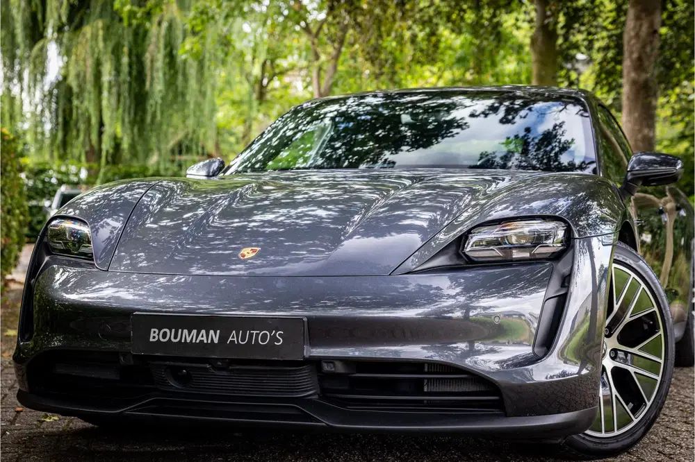 Porsche Taycan 4S Performance 93 kWh Vierwielbesturing In uit 2021, foto 2