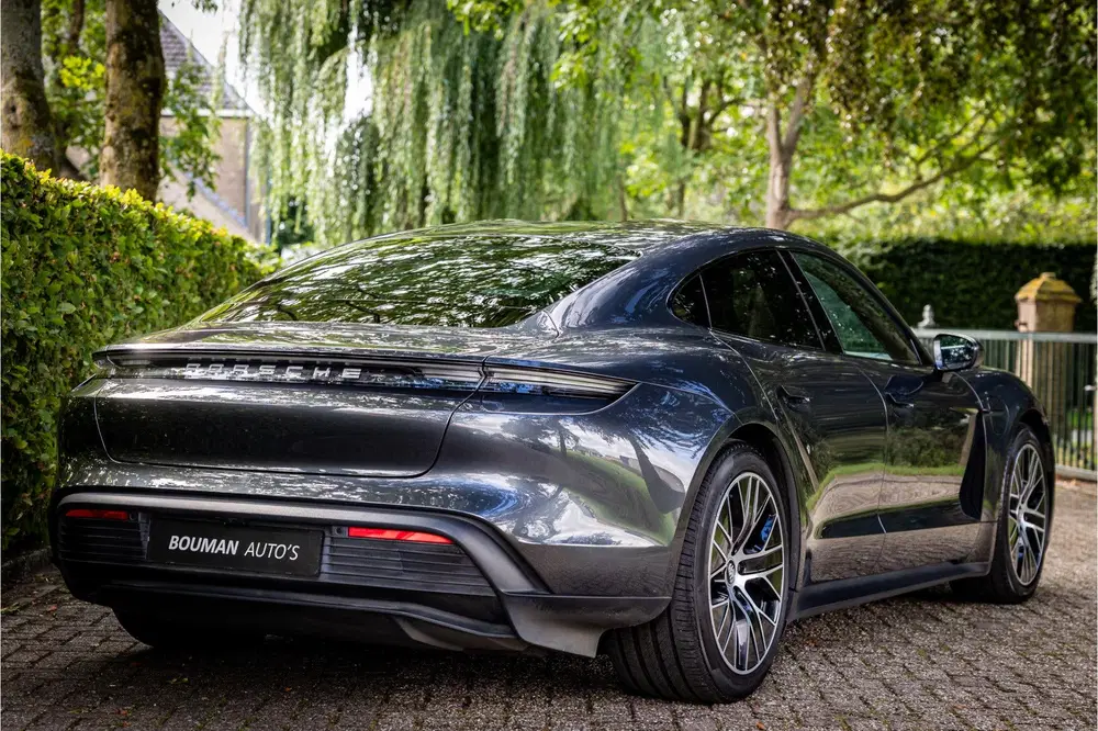 Porsche Taycan 4S Performance 93 kWh Vierwielbesturing In uit 2021, foto 4