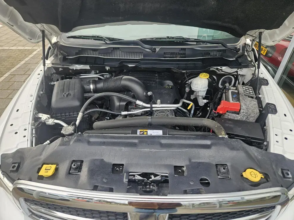 Dodge RAM 5.7 V8 Quad Cab 6'4 Laramie uit 2020, foto 14