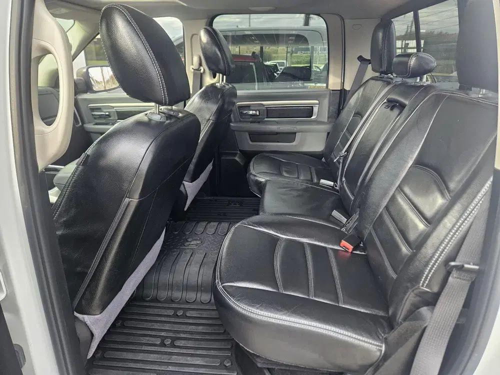 Dodge RAM 5.7 V8 Quad Cab 6'4 Laramie uit 2020, foto 15