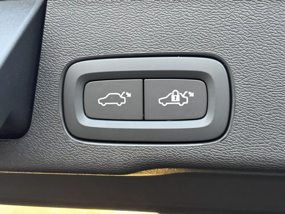 Volvo XC60 2.0 T6 Plug-in hybrid AWD Plus Black Editi uit 2026, foto 13