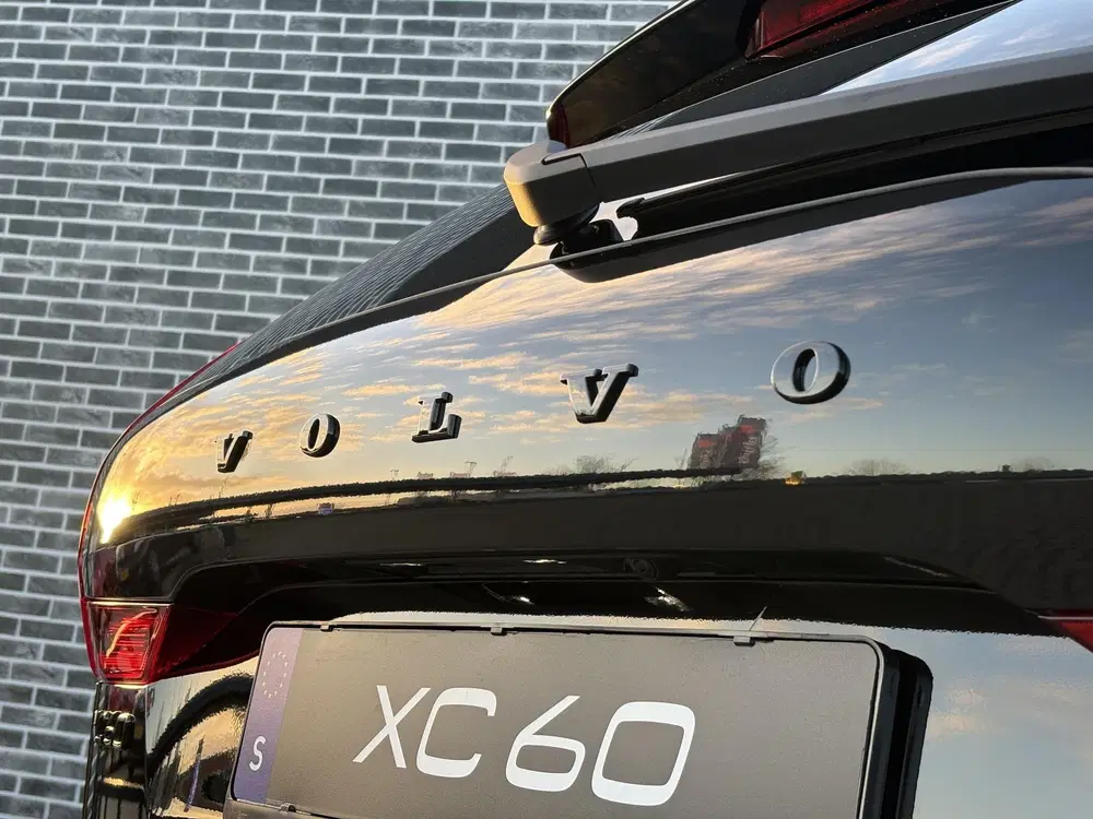 Volvo XC60 2.0 T6 Plug-in hybrid AWD Plus Black Editi uit 2026, foto 14
