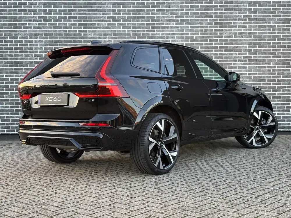 Volvo XC60 2.0 T6 Plug-in hybrid AWD Plus Black Editi uit 2026, foto 3