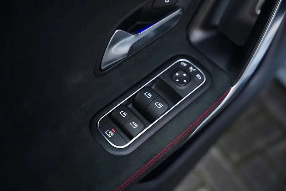 Mercedes-Benz CLA 250 e 218 pk AMG Lin uit 2024, foto 12