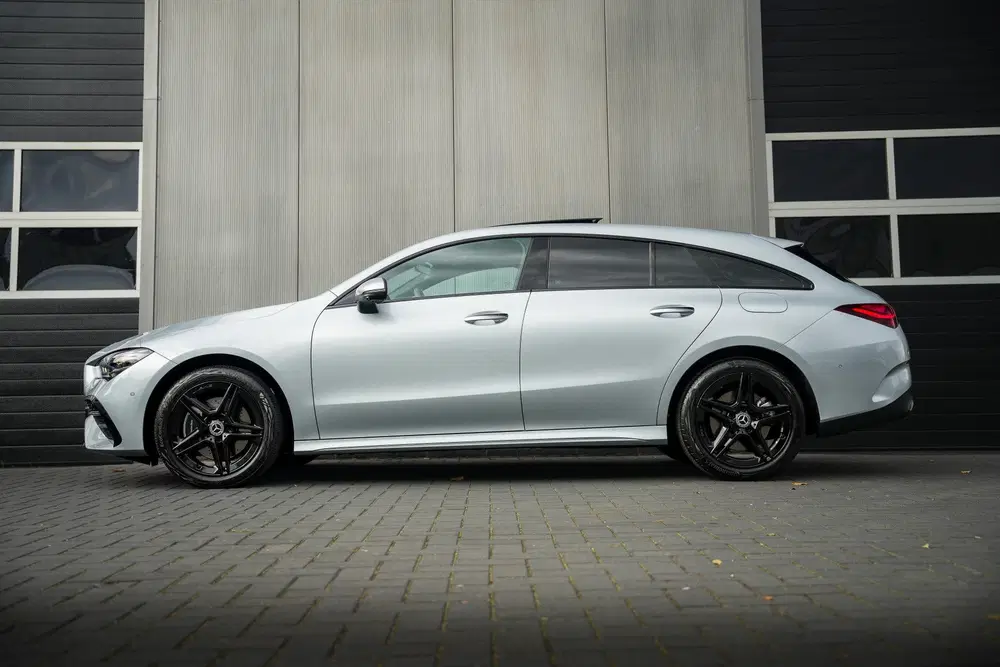 Mercedes-Benz CLA 250 e 218 pk AMG Lin uit 2024, foto 2