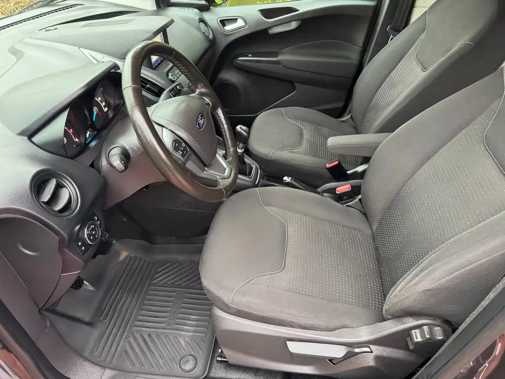 Ford Transit Courier 1.0 Limited EcoBoost S&S BENZINE uit 2023, foto 12