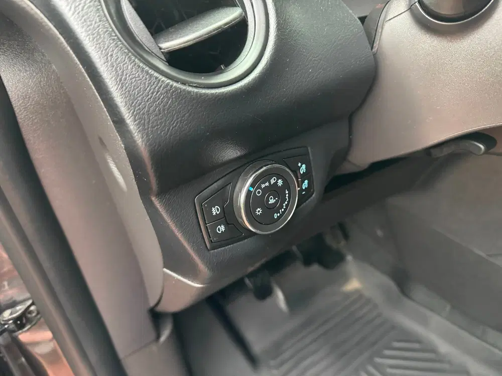 Ford Transit Courier 1.0 Limited EcoBoost S&S BENZINE uit 2023, foto 15