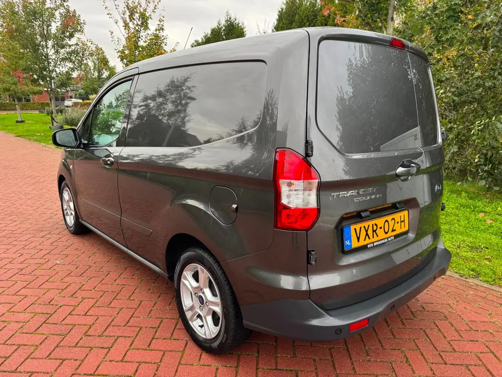 Ford Transit Courier 1.0 Limited EcoBoost S&S BENZINE uit 2023, foto 4