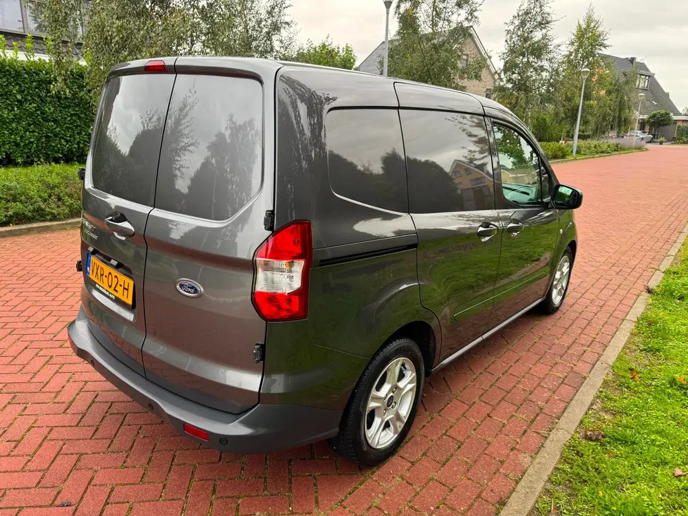 Ford Transit Courier 1.0 Limited EcoBoost S&S BENZINE uit 2023, foto 6
