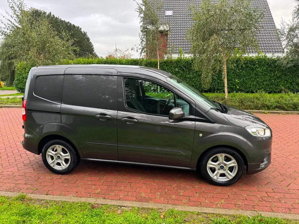 Ford Transit Courier 1.0 Limited EcoBoost S&S BENZINE uit 2023, foto 7