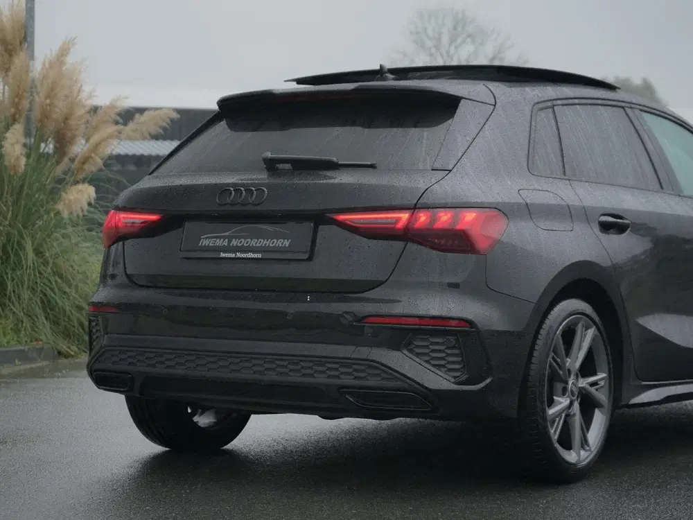 Audi A3 30 TFSI Pro S-Line uit 2022, foto 12