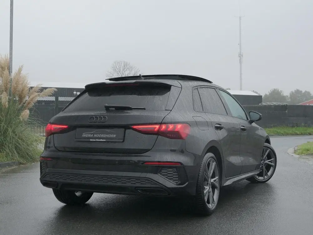 Audi A3 30 TFSI Pro S-Line uit 2022, foto 13