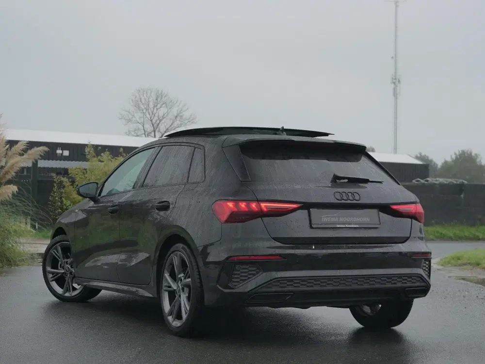 Audi A3 30 TFSI Pro S-Line uit 2022, foto 14