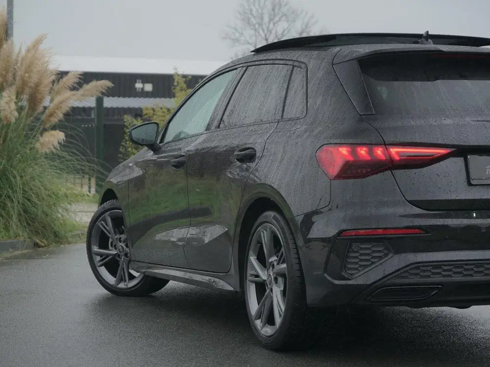 Audi A3 30 TFSI Pro S-Line uit 2022, foto 15