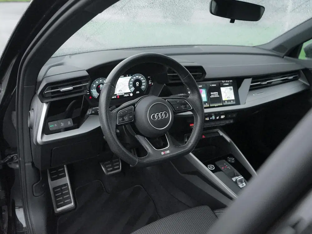 Audi A3 30 TFSI Pro S-Line uit 2022, foto 3