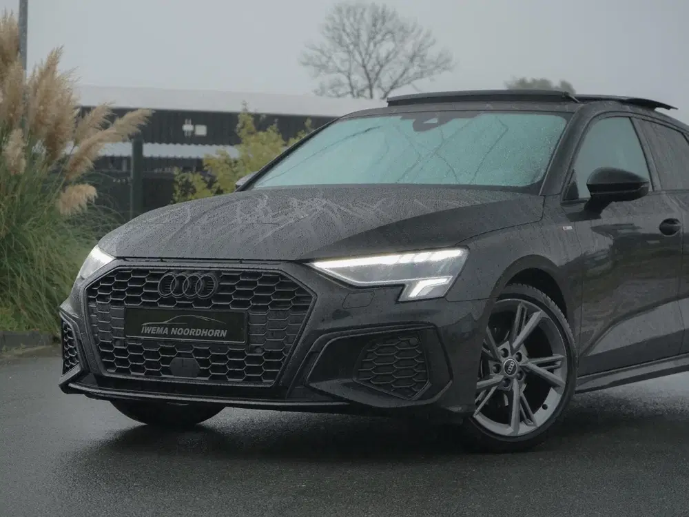Audi A3 30 TFSI Pro S-Line uit 2022, foto 4