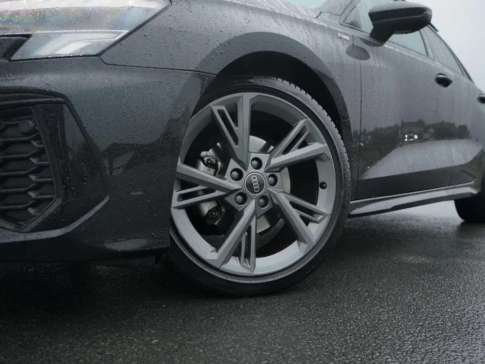 Audi A3 30 TFSI Pro S-Line uit 2022, foto 6