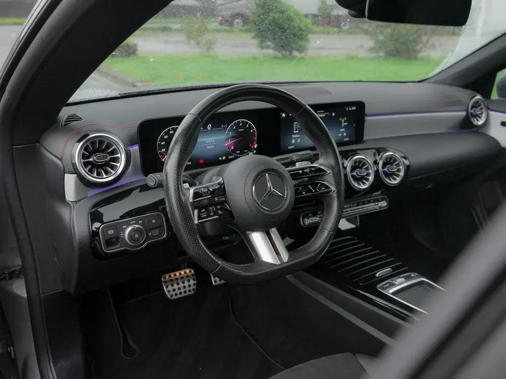 Mercedes-Benz CLA Mercedes CLA-klasse Shooting Brake 180 AMG uit 2023, foto 3