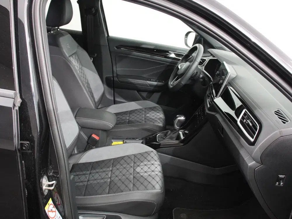 Volkswagen T-Roc 1.5 TSI 150pk Automaat R-Line Edition Navi uit 2025, foto 12
