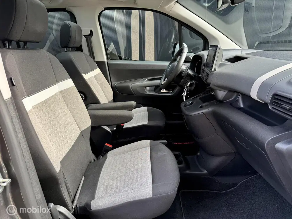 Citroën Berlingo Citroen Berlingo Shine 130pk I Automaat I uit 2023, foto 11