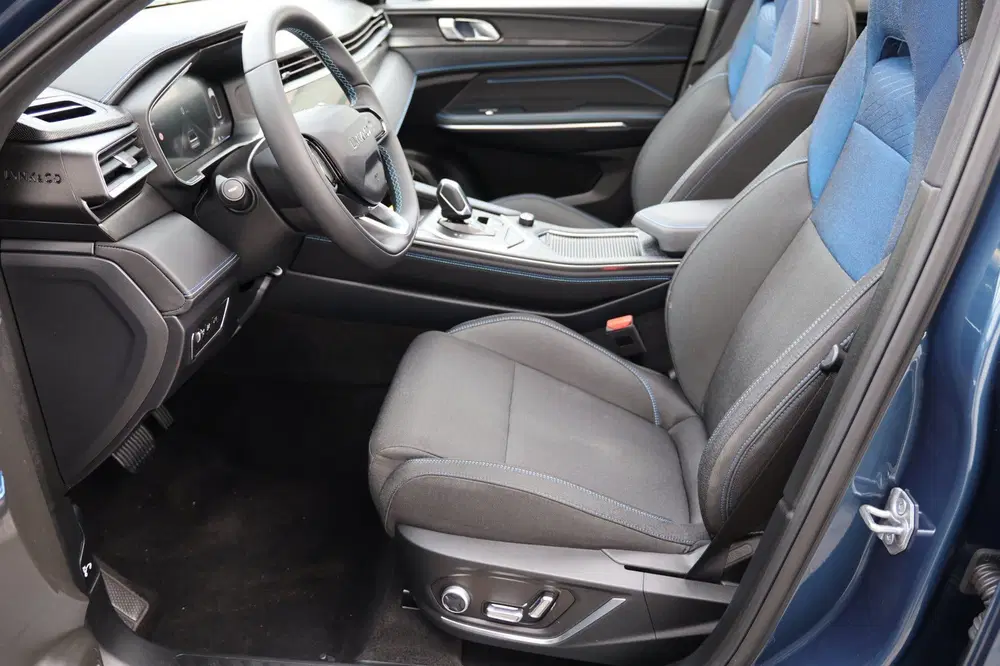 Lynk & Co 01 1.5 PHEV 262PK Zwarte Hemel 360 Camera NAP uit 2025, foto 9