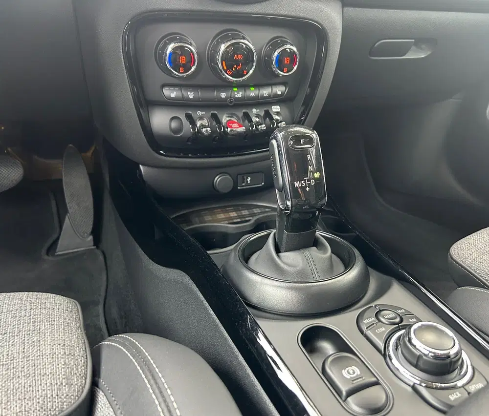 Mini Clubman 1.5 Cooper Business Edition LED Sport Stoe uit 2023, foto 6