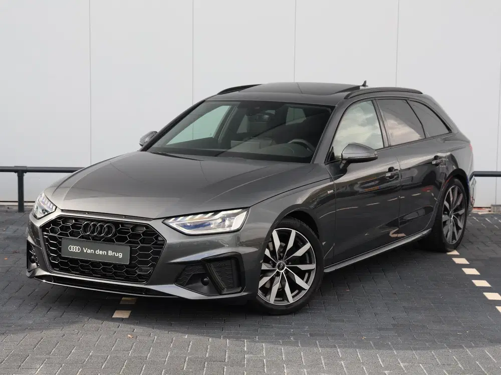Audi A4 35 TFSI S edition Competition uit 2024, foto 10
