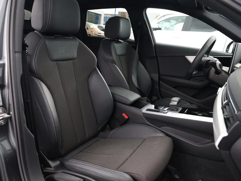 Audi A4 35 TFSI S edition Competition uit 2024, foto 8