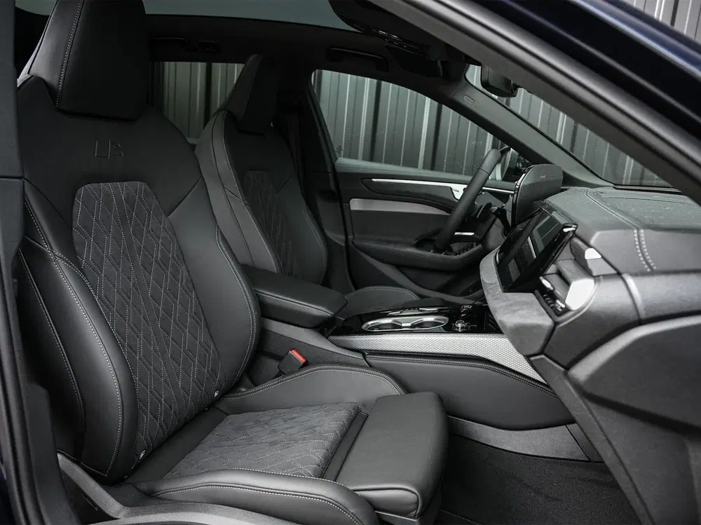 Audi A6 2.0 e-hybrid quattro S edition Competition uit 2026, foto 10