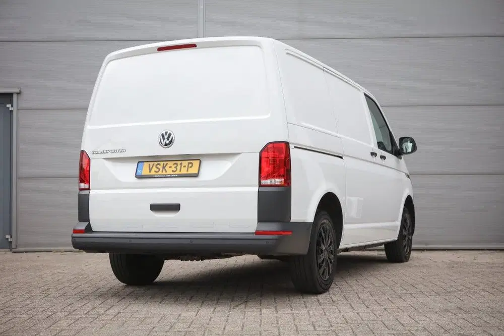 Volkswagen Transporter 2.0 TDI L1H1 uit 2022, foto 2