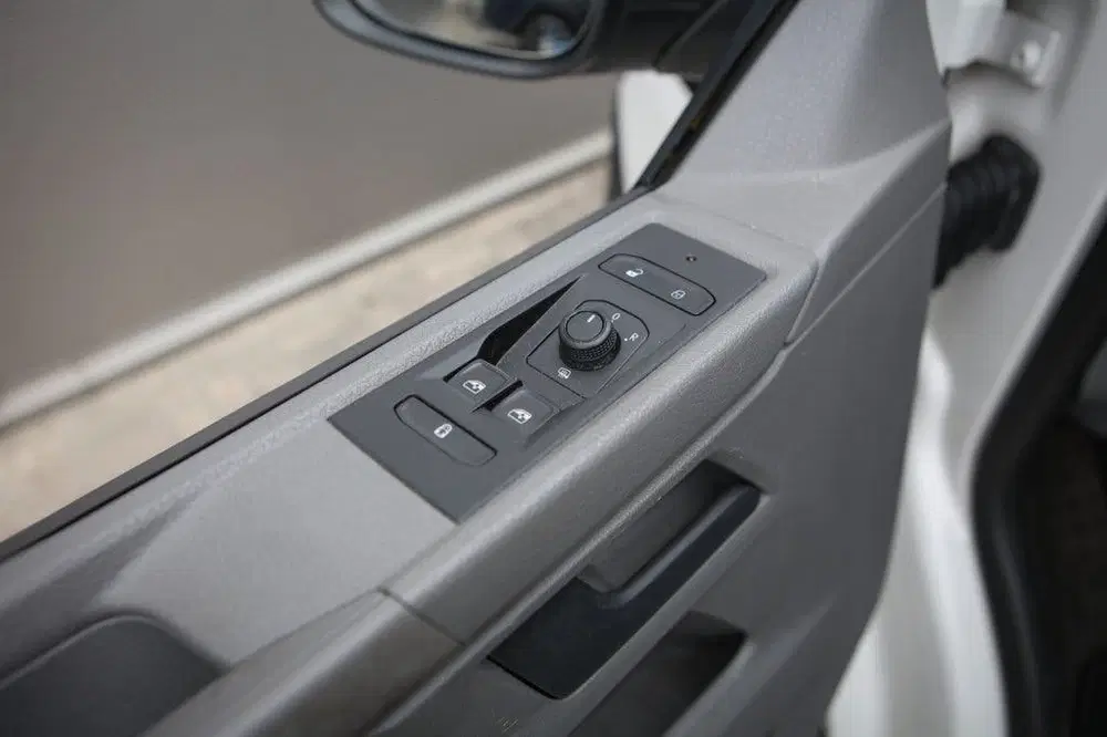 Volkswagen Transporter 2.0 TDI L1H1 uit 2022, foto 7
