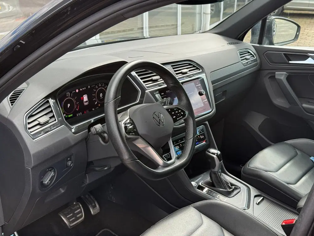 Volkswagen Tiguan 1.4 TSI eHybrid R-Line Business+ uit 2022, foto 2