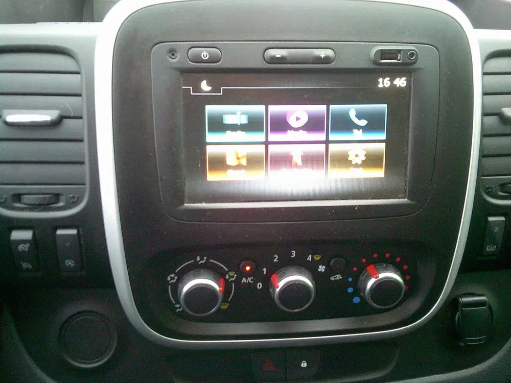 Renault Trafic 1.6 dCi 95 T29 L2H1 Comfort VOORZIEN VAN A uit 2020, foto 12