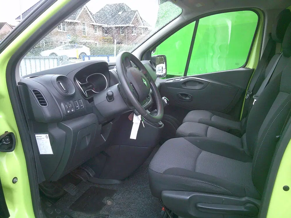 Renault Trafic 1.6 dCi 95 T29 L2H1 Comfort VOORZIEN VAN A uit 2020, foto 9