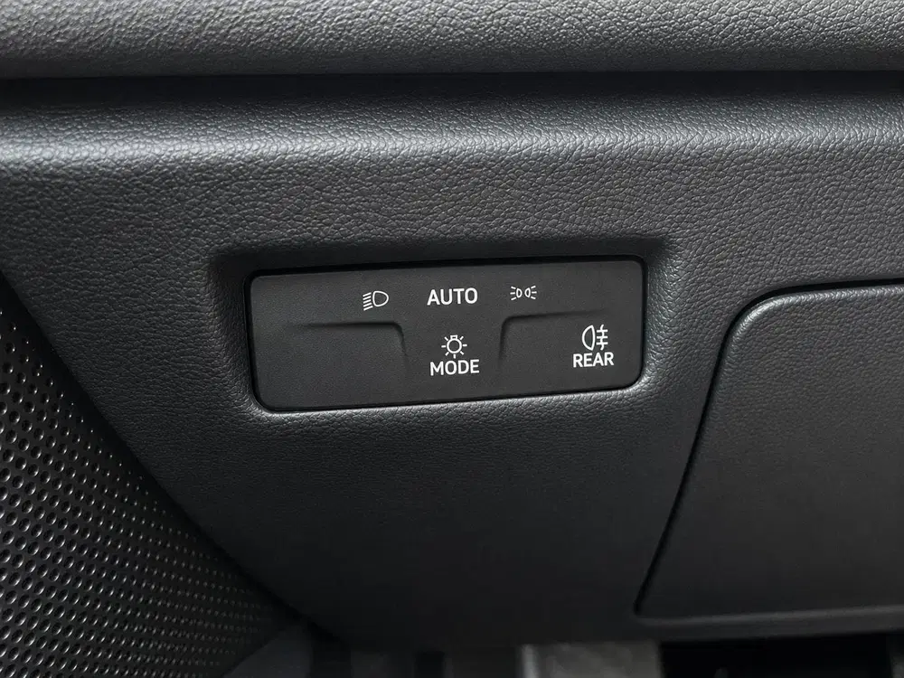 Volkswagen Passat 1.5 eTSI Business Navigatie Apple uit 2025, foto 12