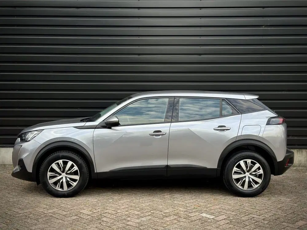 Peugeot 2008 1.2 PureTech Active NAVI uit 2021, foto 10
