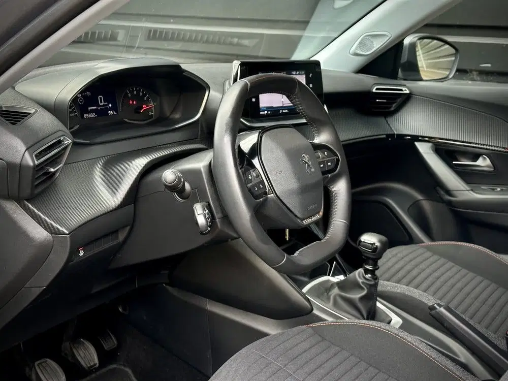 Peugeot 2008 1.2 PureTech Active NAVI uit 2021, foto 13