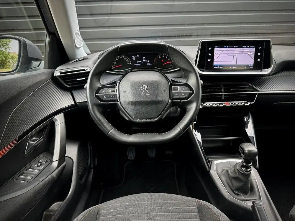 Peugeot 2008 1.2 PureTech Active NAVI uit 2021, foto 14