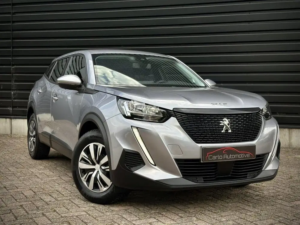 Peugeot 2008 1.2 PureTech Active NAVI uit 2021, foto 2